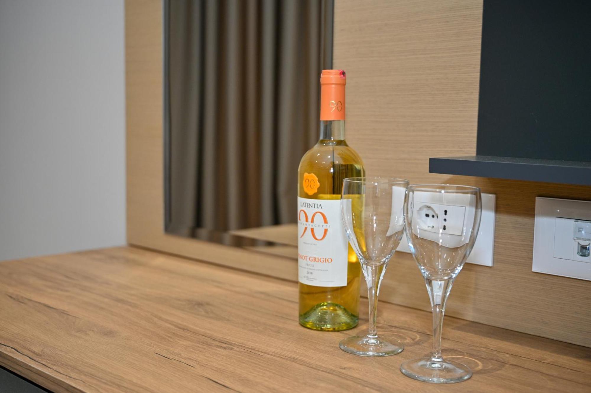 Monduro Hotel Дуррес Екстер'єр фото
