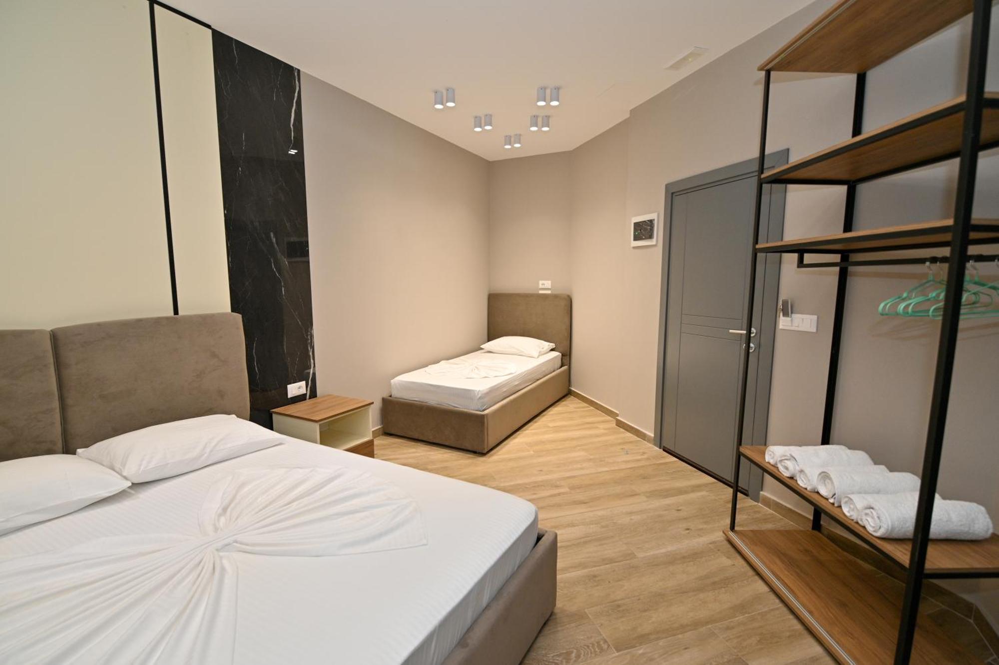 Monduro Hotel Дуррес Екстер'єр фото